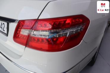2010 - mercedes-benz e300
