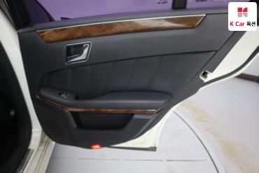 2010 - mercedes-benz e300