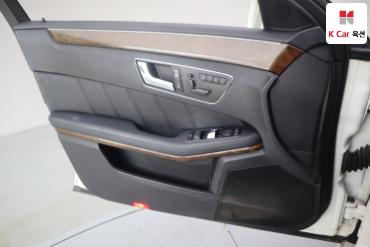 2010 - mercedes-benz e300