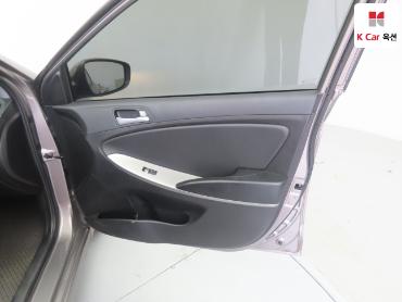 2018 - hyundai accent