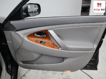 2011 - toyota camry