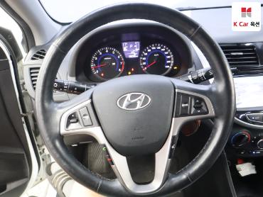 2017 - hyundai accent