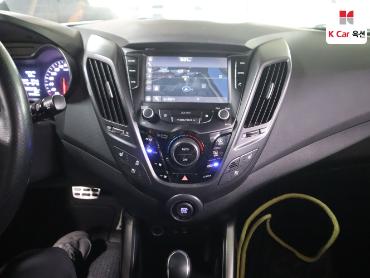 2016 - hyundai veloster
