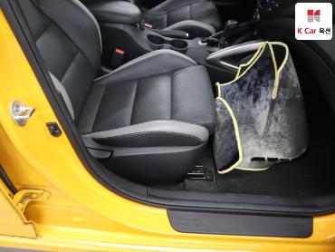 2016 - hyundai veloster