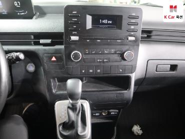 2022 - hyundai staria