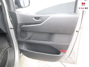 2022 - hyundai staria