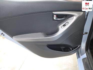 2011 - hyundai avante