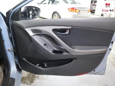 2011 - hyundai avante