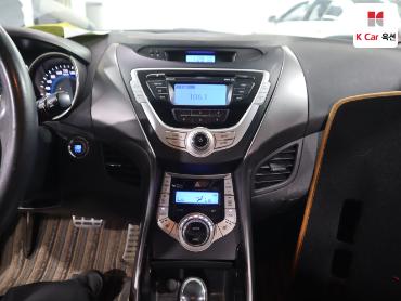 2011 - hyundai avante