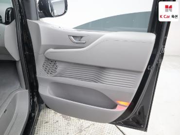 2022 - hyundai staria