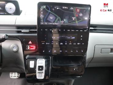 2022 - hyundai staria