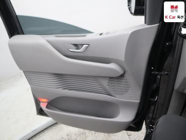 2022 - hyundai staria