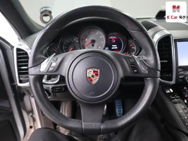 2011 - porsche cayenne
