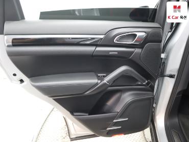 2011 - porsche cayenne