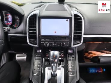 2011 - porsche cayenne