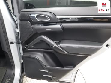 2011 - porsche cayenne