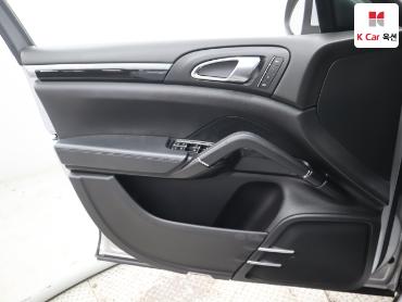 2011 - porsche cayenne