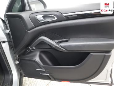 2011 - porsche cayenne