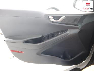 2017 - hyundai ioniq