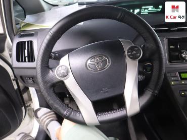 2014 - toyota prius