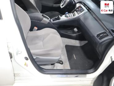 2014 - toyota prius