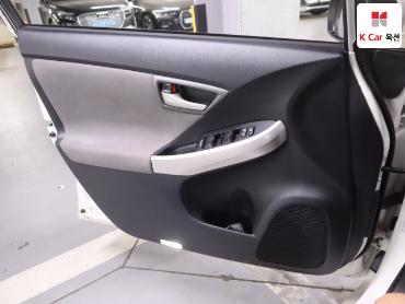2014 - toyota prius