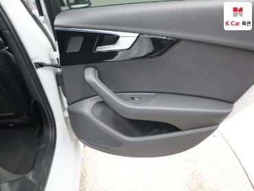 Audi A4 2021 — صورة 29