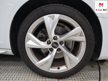 Audi A4 2021 — صورة 43
