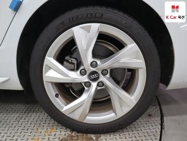 Audi A4 2021 — صورة 41