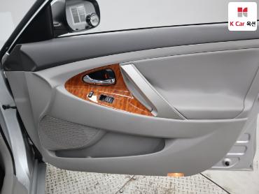 2011 - toyota camry