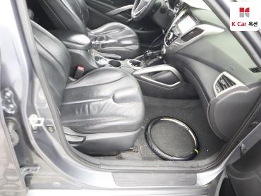 2012 - hyundai veloster