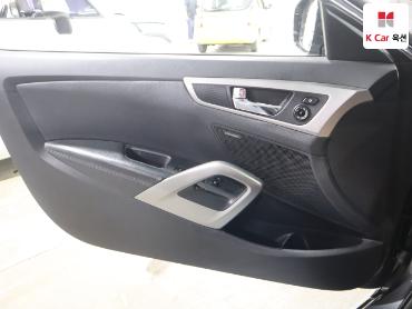 2012 - hyundai veloster
