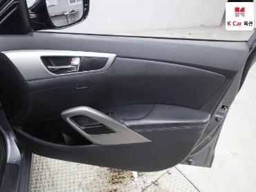 2012 - hyundai veloster