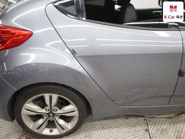 2012 - hyundai veloster