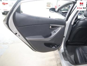 2012 - hyundai avante