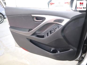 2012 - hyundai avante