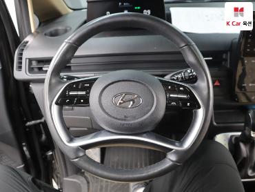 2022 - hyundai staria