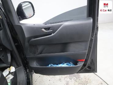 2022 - hyundai staria