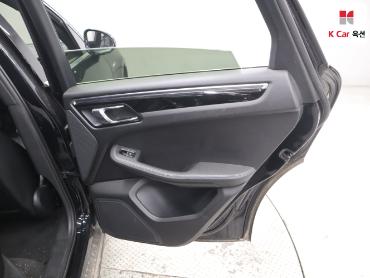 2015 - porsche macan