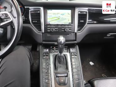 2015 - porsche macan