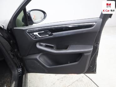 2015 - porsche macan
