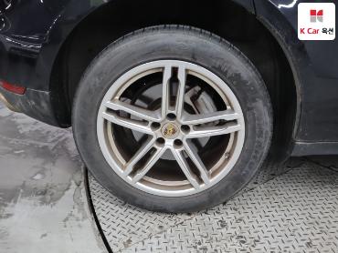 2015 - porsche macan