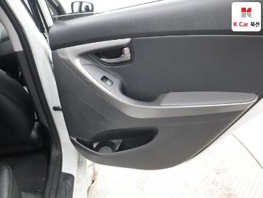 2012 - hyundai avante
