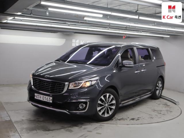 2017 Kia Carnival 9-seater Luxury