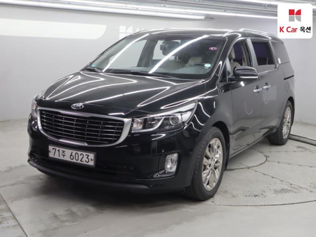2016 Kia Carnival 11-seater Luxury