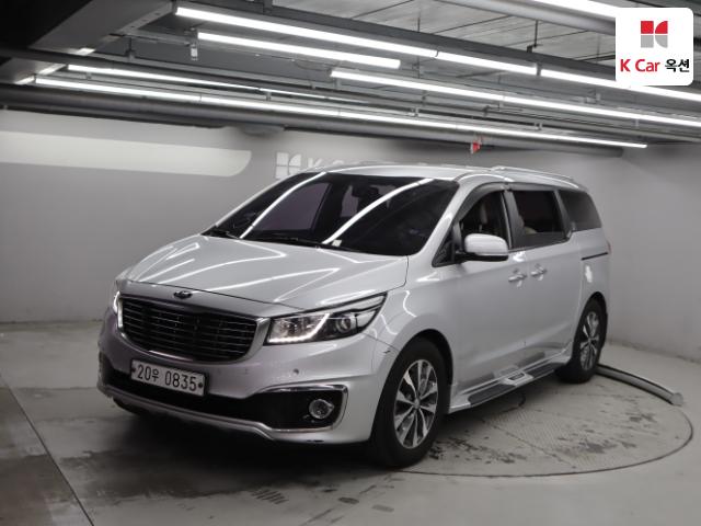 2017 Kia Carnival 9-seater Luxury
